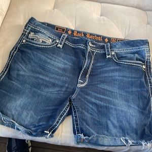 Size 34 womens rock revival Jean short